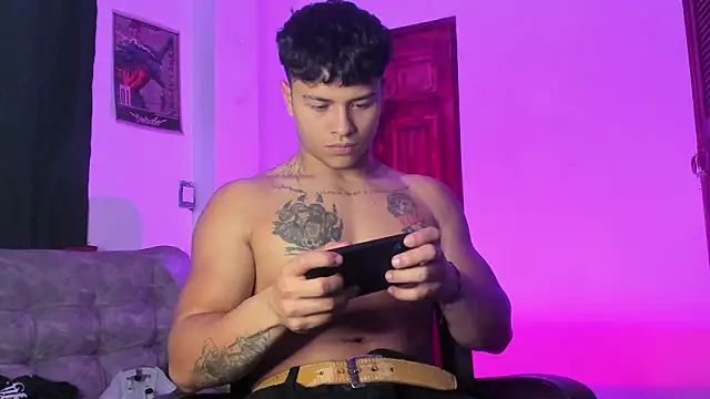 Dominic Biker   online show from February 7, 5:48 am