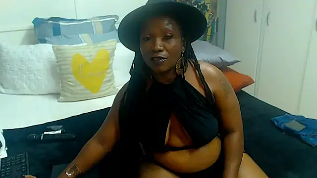 Brunettedevon33 online show from May 10, 6:43 pm