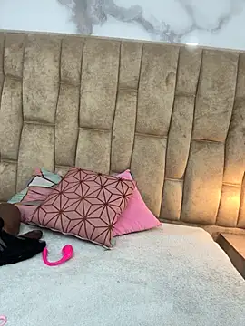 Hannagarces online show from April 14, 11:37 am