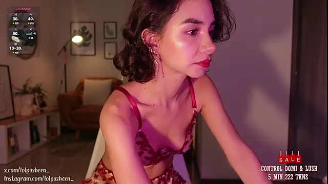 Snapshot of JulietteDee chatting on March 6, 9:20 pm JulietteDee online show from March 6, 9:20 pm