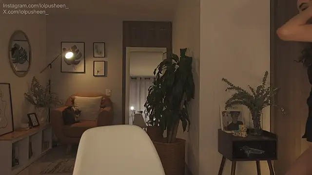 JulietteDee online show from July 9, 10:20 pm
