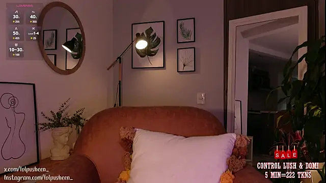 Snapshot of JulietteDee chatting on February 23, 9:48 pm JulietteDee online show from February 23, 9:48 pm