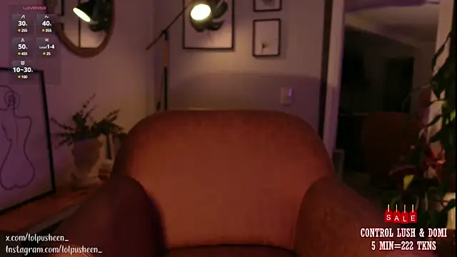 Snapshot of JulietteDee chatting on February 24, 12:52 am JulietteDee online show from February 24, 12:52 am