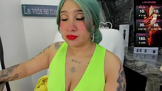 miss danika online show from December 3, 10:58 am