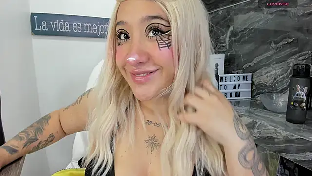 miss danika online show from October 29, 11:09 am