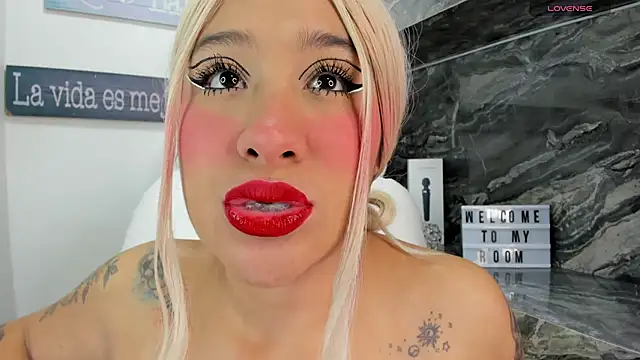 miss danika online show from November 15, 11:03 am