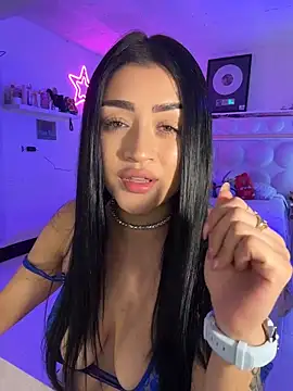 lucianaroy online show from April 24, 3:41 am