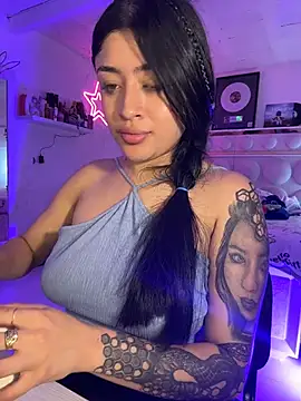 lucianaroy online show from April 9, 11:22 pm