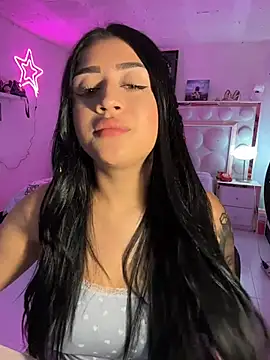 lucianaroy online show from May 4, 10:45 pm