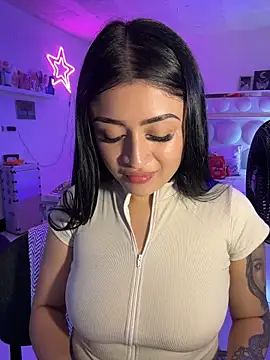 lucianaroy online show from June 2, 5:46 pm