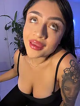 lucianaroy online show from November 20, 5:57 pm