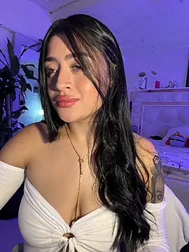 lucianaroy online show from April 5, 1:56 am