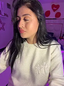 lucianaroy online show from February 17, 4:32 am