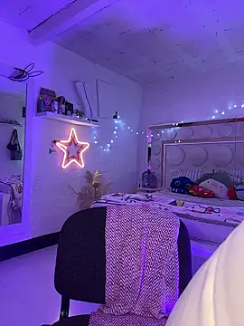 lucianaroy online show from January 14, 4:05 am