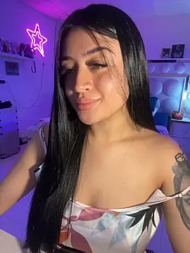 lucianaroy online show from May 28, 4:35 pm