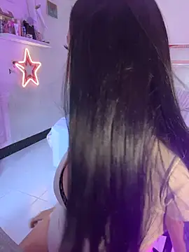 lucianaroy online show from March 12, 9:08 pm