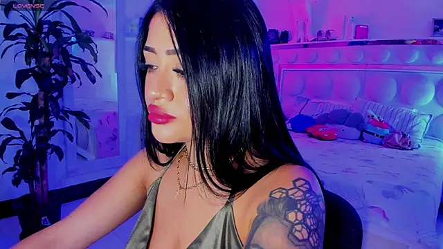 Snapshot of lucianaroy chatting on June 12, 9:56 pm lucianaroy online show from June 12, 9:56 pm