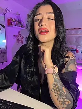 lucianaroy online show from March 21, 3:19 am