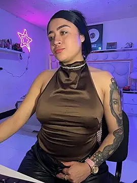 lucianaroy online show from April 18, 2:36 am