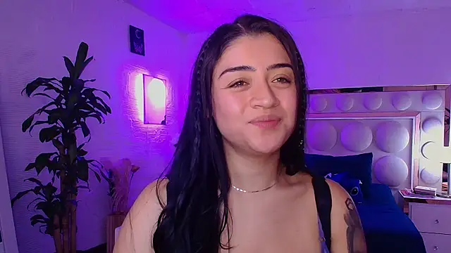 lucianaroy online show from October 10, 8:31 pm