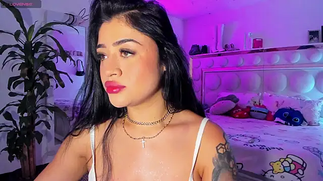 Snapshot of lucianaroy chatting on June 5, 12:00 pm lucianaroy online show from June 5, 12:00 pm