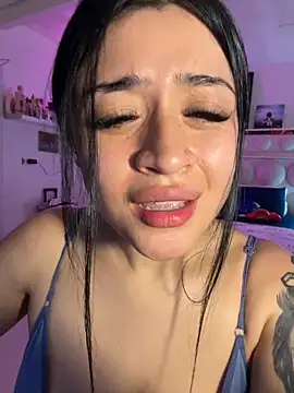 lucianaroy online show from May 15, 11:47 pm