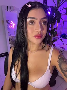 lucianaroy online show from November 18, 4:49 am