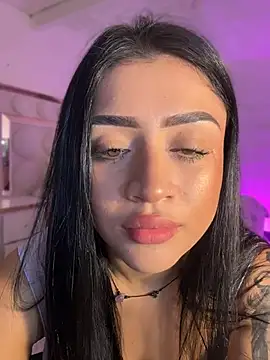 Snapshot of lucianaroy chatting on July 10, 10:21 pm lucianaroy online show from July 10, 10:21 pm