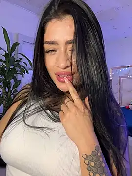 lucianaroy online show from January 9, 11:11 pm