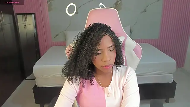 Snapshot of lia_16 chatting on February 4, 3:47 pm lia 16 online show from February 4, 3:47 pm