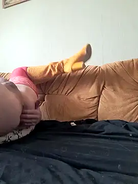 Snapshot of DjiniCD chatting on February 5, 9:36 am DjiniCD online show from February 5, 9:36 am