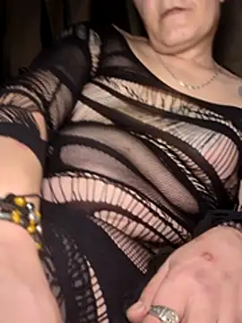 DjiniCD online show from April 4, 8:37 pm