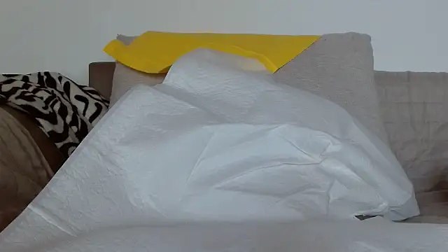 lupita84 online show from April 18, 9:22 am