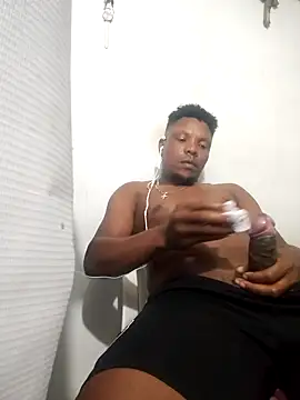 hugo3918  online show from January 9, 2:51 am