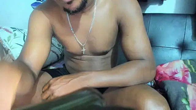 Snapshot of hugo3918_ chatting on July 13, 12:26 pm hugo3918 online show from July 13, 12:26 pm