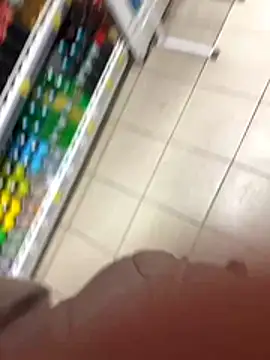 Snapshot of LikaCat chatting on November 21, 2:10 am LikaCat online show from November 21, 2:10 am