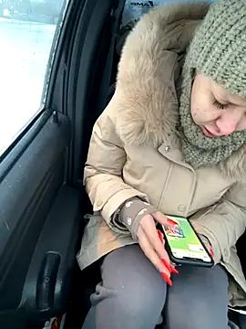 Snapshot of LikaCat chatting on November 7, 2:05 am LikaCat online show from November 7, 2:05 am