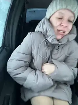 Snapshot of LikaCat chatting on November 13, 2:04 am LikaCat online show from November 13, 2:04 am