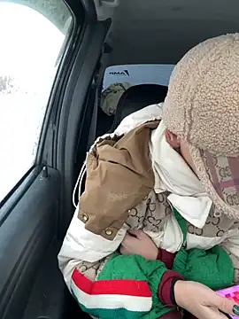 Snapshot of LikaCat chatting on November 4, 2:15 am LikaCat online show from November 4, 2:15 am