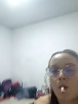 Snapshot of lucyy06 chatting on July 11, 4:02 am lucyy06 online show from July 11, 4:02 am