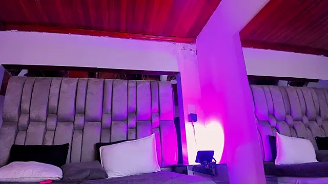 NikkySmiith online show from April 17, 11:35 am