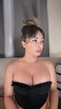 Alison Diaz17 online show from April 4, 10:16 pm