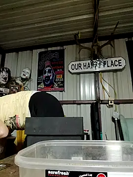 DanyThrash online show from May 10, 10:19 am