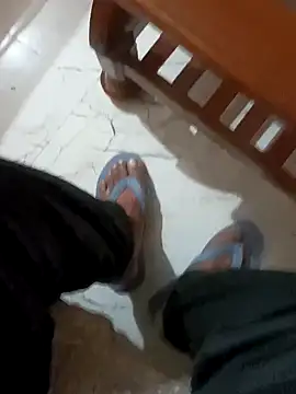 Alonesexyboy1 online show from December 4, 3:04 pm