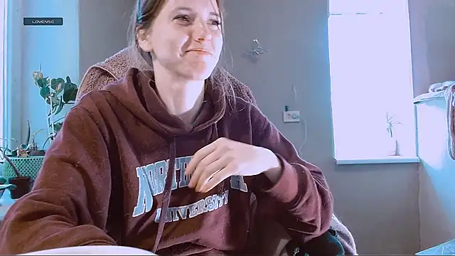 RosaJil online show from April 7, 2:08 pm