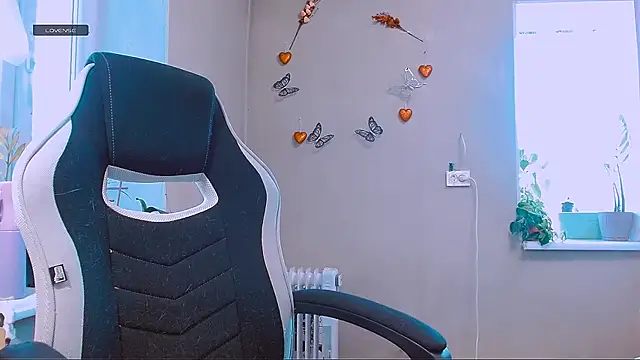 RosaJil online show from March 7, 2:33 pm