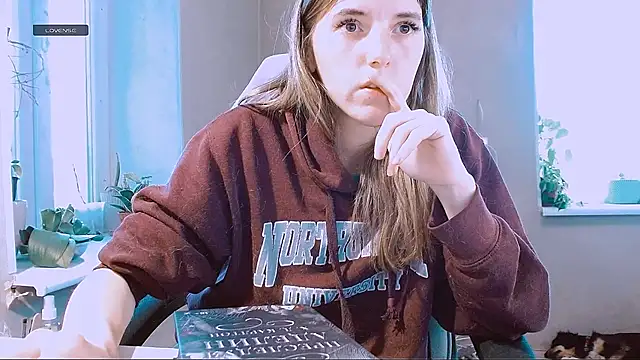 RosaJil online show from April 5, 3:40 pm