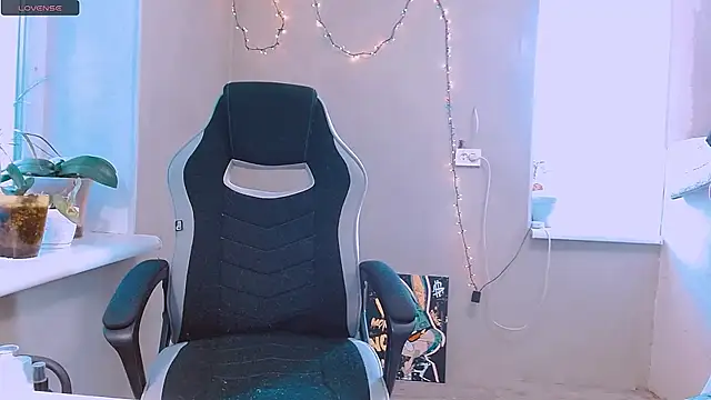 RosaJil online show from November 26, 1:33 pm