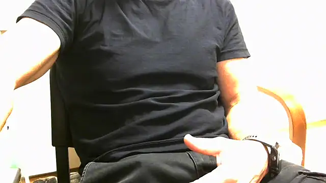 Snapshot of bycho chatting on November 24, 10:59 am bycho online show from November 24, 10:59 am