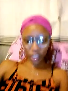 Snapshot of khanyaTheeLyt chatting on November 7, 8:46 pm khanyaTheeLyt online show from November 7, 8:46 pm